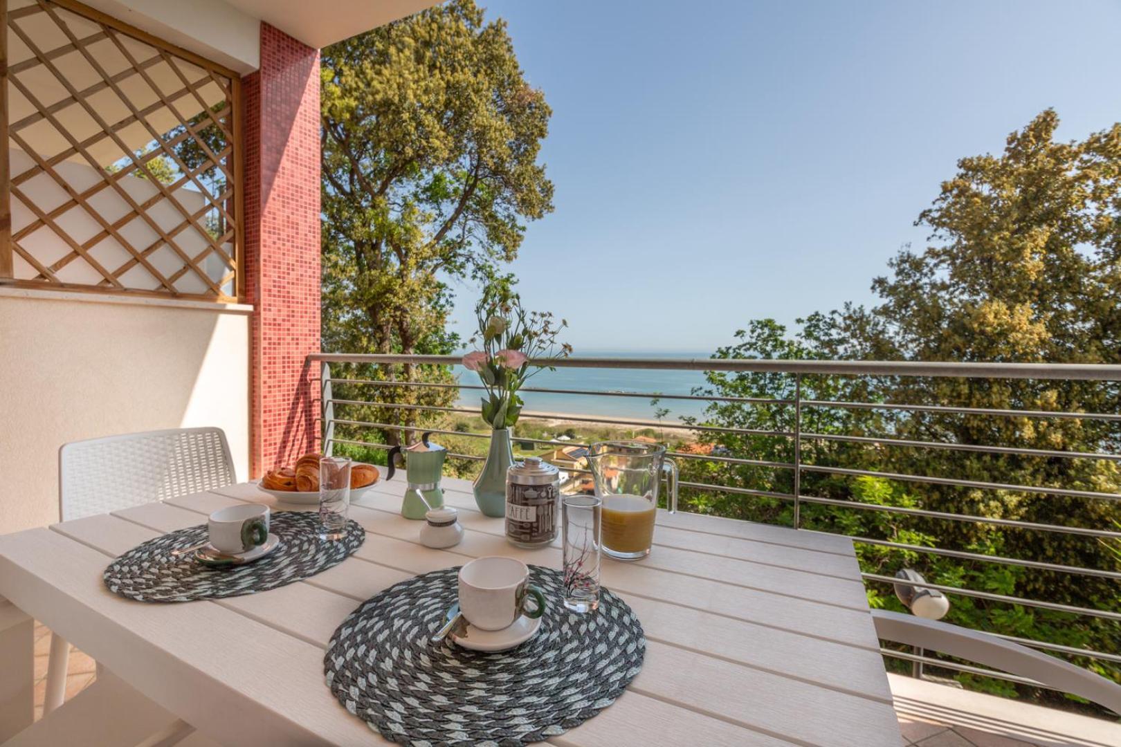 Abruzzodamare Amazing Apartments With Romantic Sea View Francavilla Al Mare Buitenkant foto